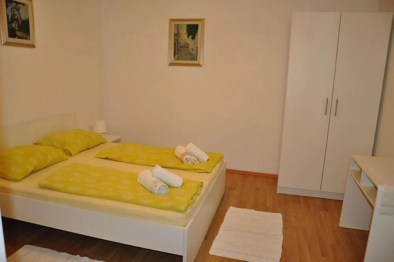 Apartments Maja Lopar