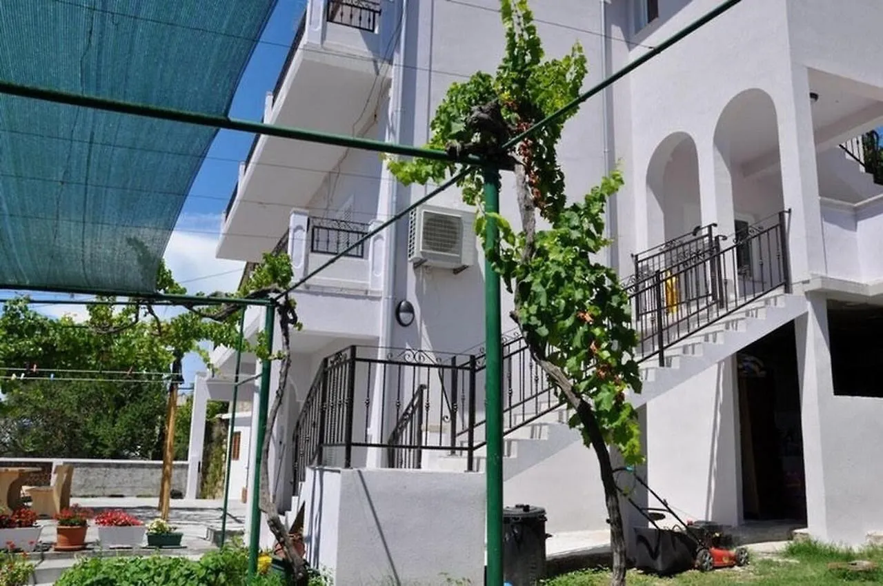 Apartments Maja Lopar