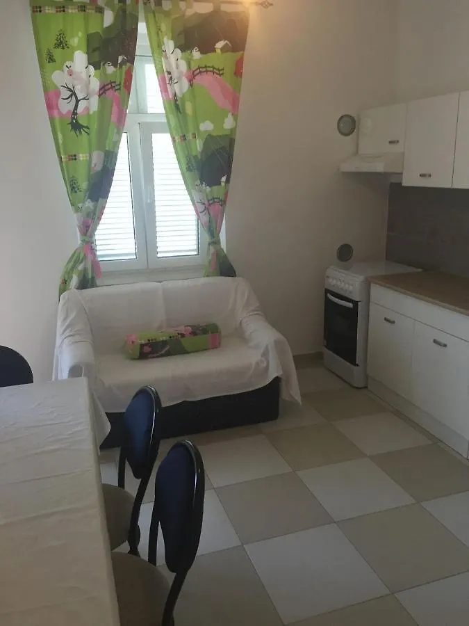 Apartments Maja Lopar 0*,