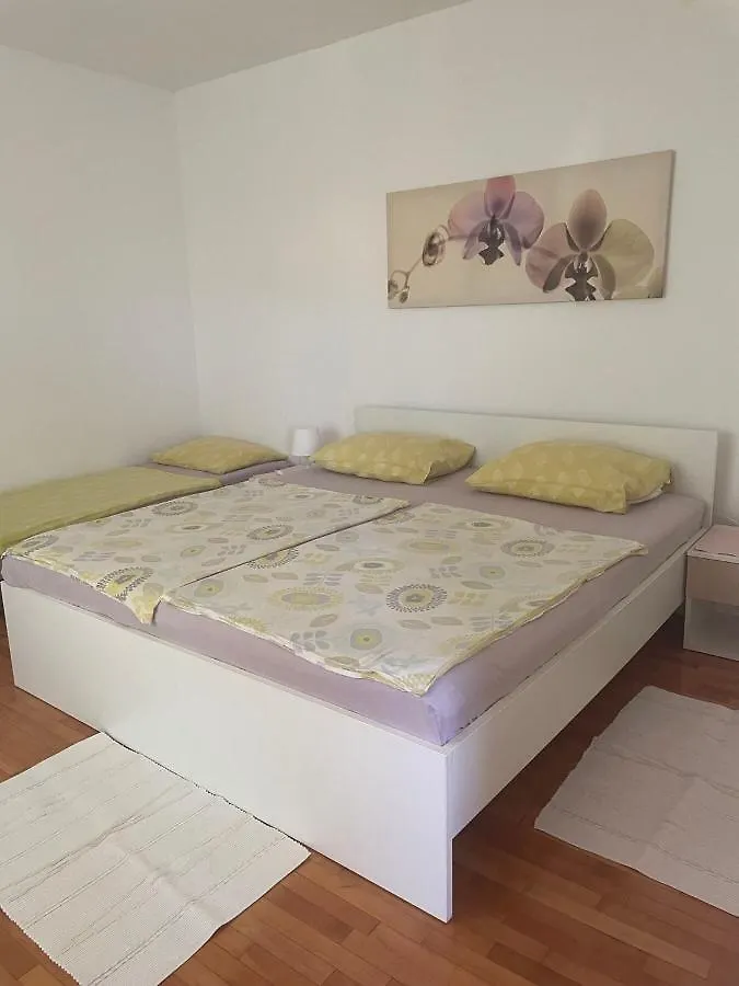 Apartments Maja Lopar Croatia